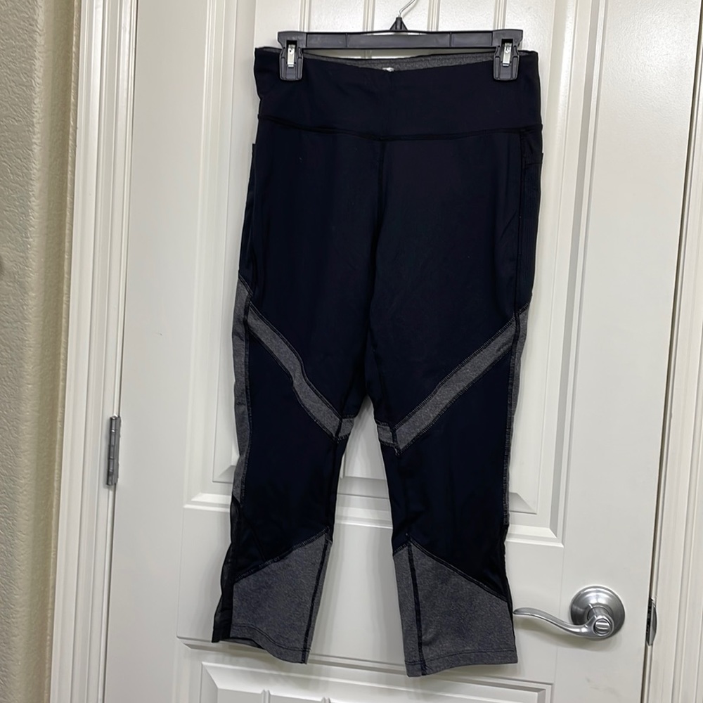 AVIA medium leggings with side cell phone‎ pockets